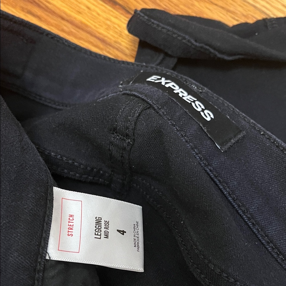 Express Women’s Black Jeans - Picture 2 of 3